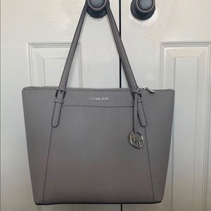 Michael Kors Jet Set Tote